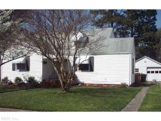 302 Sandpiper Dr, Portsmouth VA  23704-1642 exterior