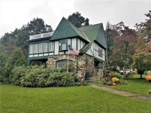12 Linden Pl, Warwick, NY 10990-1610
