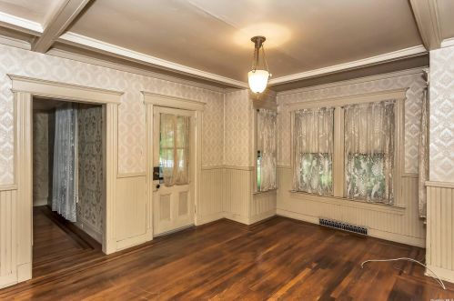 64 Driscoll Ave, Rockville Centre NY  11570-6006 exterior