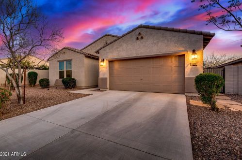 1539 Canary Dr, Gilbert, AZ 85297-4619