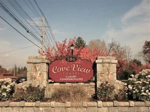 586 Thames St, Norwich CT  06360-7193 exterior
