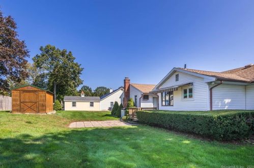 155 Greenbriar Rd, Meriden CT 06450-6810 exterior