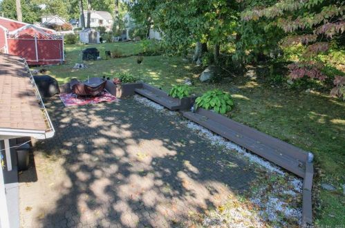 82 Middlefield Ave, Waterbury CT  06705-2723 exterior