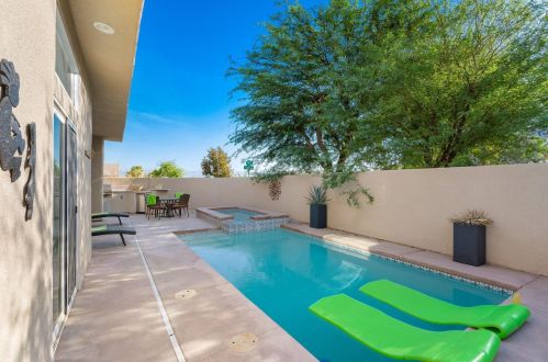 77895 Calle Colima, La Quinta CA  92253-5528 exterior
