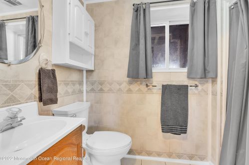 17 Dogwood Dr, Jackson Twp NJ  08527-1342 exterior