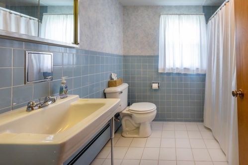 406 Davis Ave, Somerset PA  15501-1714 exterior