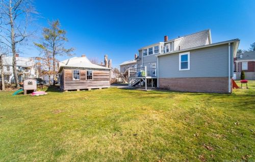 107 Birdsey Ave, Middletown CT  06457-4302 exterior