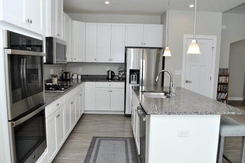 1702 Keela Dr, Pataskala OH  43062-7121 exterior