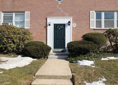 47 Seaton Rd, Stamford, CT 06902-4134