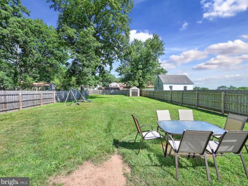 121 Hollywood Ave, Norristown PA  19403-1621 exterior