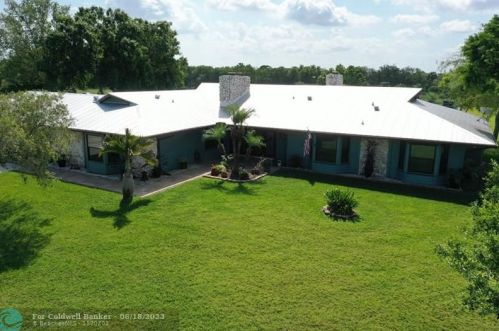 6075 1st St, Vero Beach FL  32968-9521 exterior