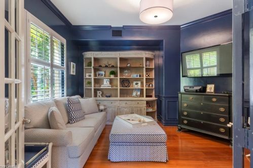 2864 Tiburon Blvd, Naples, FL 34109-3686