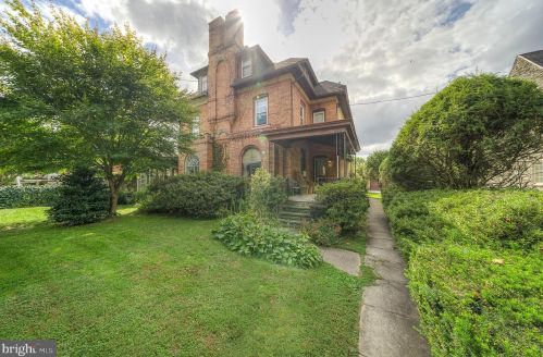 7814 Ardleigh St, Philadelphia PA 19118-4402 exterior