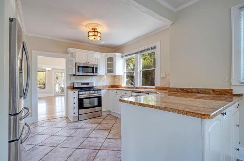 920 16 Ave, Saint Petersburg FL  33707-4113 exterior