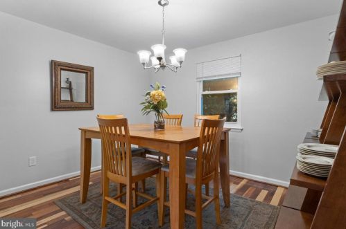 5593 Neddleton Ave, Woodbridge VA  22193-4156 exterior