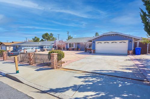 13975 Apple Creek Dr, Victorville, CA 92395-4754