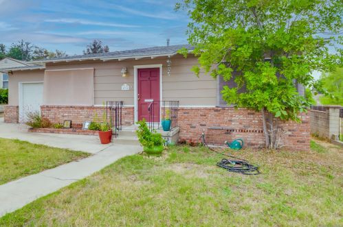 4324 Oxford St, La Mesa, CA 91942-5916