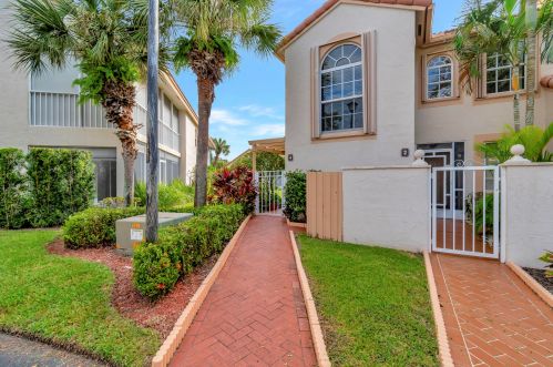14340 Emerald Lake Dr, Delray Beach, FL 33446-3342
