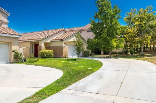 25926 San Clemente Dr, Santa Clarita, CA 91321-2176