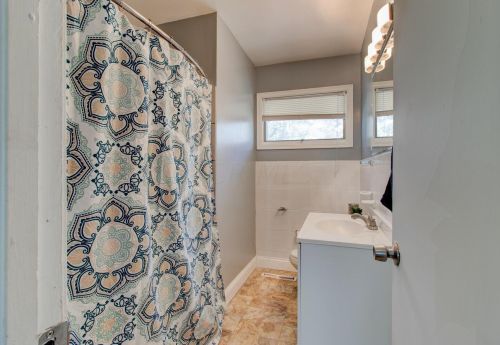 2949 Irwin Ave, Darbydale OH  43123-2309 exterior