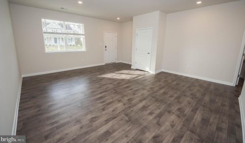 10335 Fieldview Dr, Delmar, DE 19940-3477
