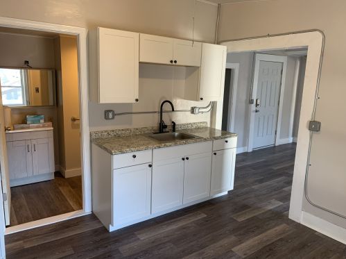28 High St, Unity, NH 03773-1950