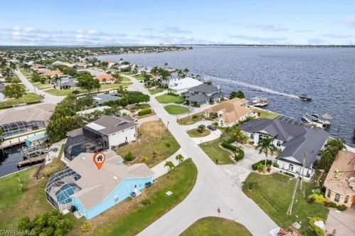 3016 22nd Pl, Cape Coral, FL 33904-4029