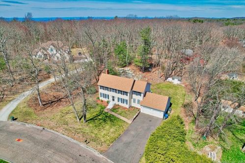 19 Tania Dr, Manchester CT  06040-6824 exterior