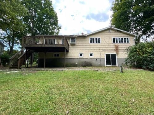 3821 Gomer St, Yorktown Hgts, NY 10598-1724