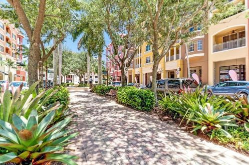 401 Bayfront Pl, Naples FL  34102-6455 exterior
