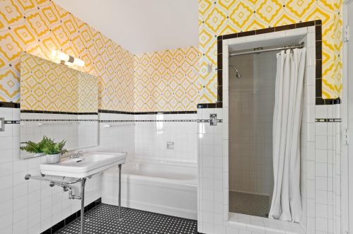 4108 Lk Dr, Milwaukee WI 53211-1719 exterior