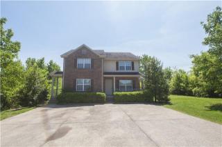 634 Doane Dr, Clarksville, TN 37042-3871