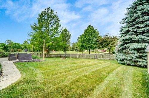 401 Lockmead Dr, Pataskala OH  43062-7333 exterior