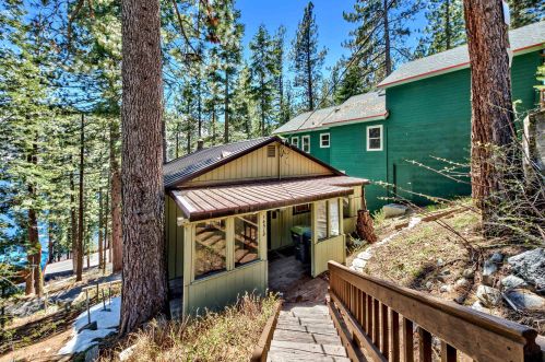 14519 Reed Ave, Truckee, CA 96161-3624