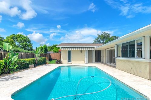 1118 46th Ave, Hollywood FL  33021-5321 exterior