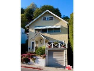 6905 Camrose Dr, Los Angeles CA  90068-3110 exterior