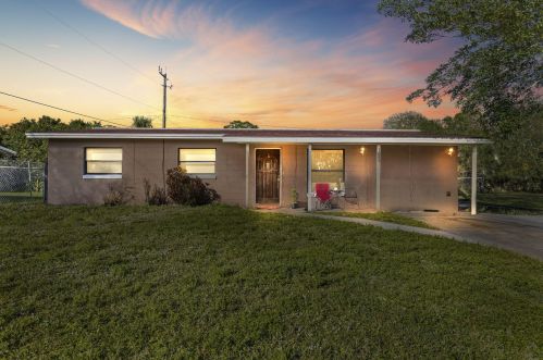 3884 Kennedy Cir, Cocoa, FL 32926-4092