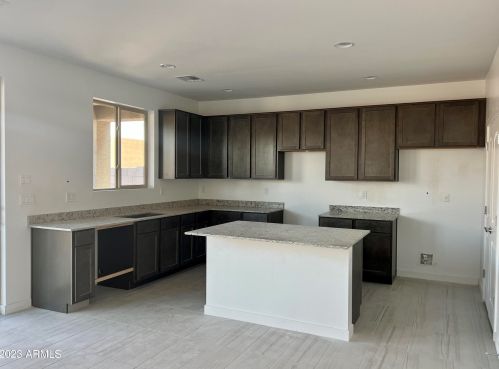 701 Del Rancho, Mesa AZ  85208-7297 exterior