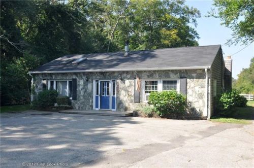 453 Lake Rd, Tiverton, RI 02878-2805