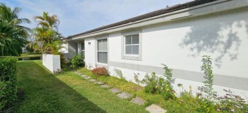 2012 184th Way, Hollywood FL  33029-3817 exterior