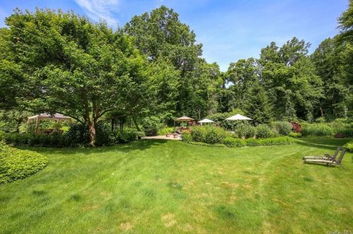 5 Augusta Pl, White Plains NY  10603-1901 exterior