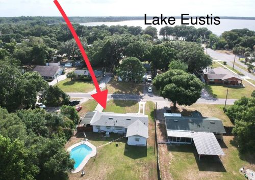 1306 Park Ave, Tavares, FL 32778-2352