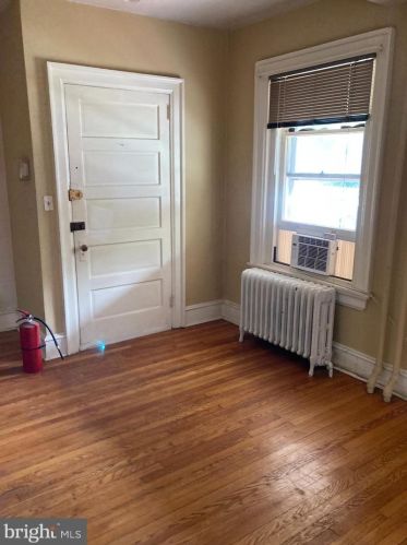 2713 Broom St, Wilmington DE  19802-2912 exterior