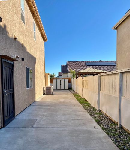 1480 Red Ribbons Ln, Manteca CA  95337-7925 exterior