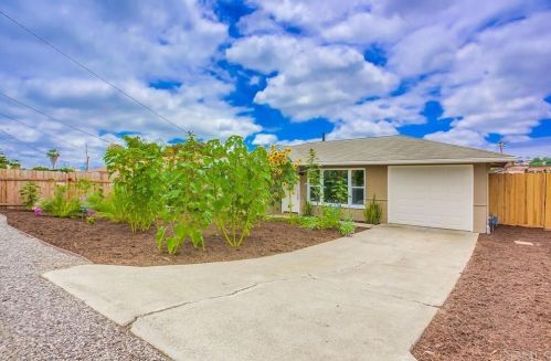 1650 Manor Dr, Vista, CA 92084-3012