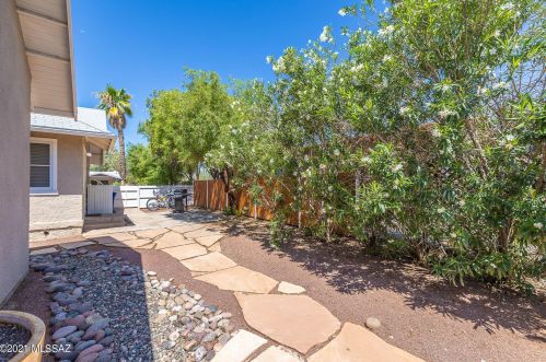 1042 3 Ave, Tucson AZ  85705-7472 exterior