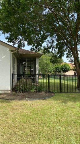 306 Dove Hollow Trl, Georgetown TX  78633-4937 exterior