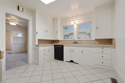 426 Lockeford St, Lodi CA 95240-2335 exterior