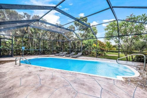 2266 Kings Lake Blvd, Naples FL  34112-5321 exterior