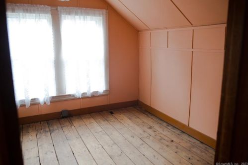 819 Cleveland Ave, Bridgeport CT 06606-5289 exterior